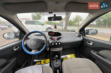 Хетчбек Renault Twingo 2011 в 