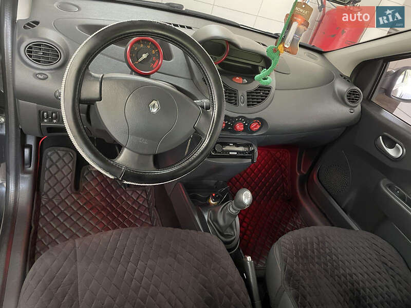 Хэтчбек Renault Twingo 2009 в Измаиле