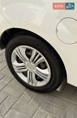 Хэтчбек Renault Twingo 2011 в 