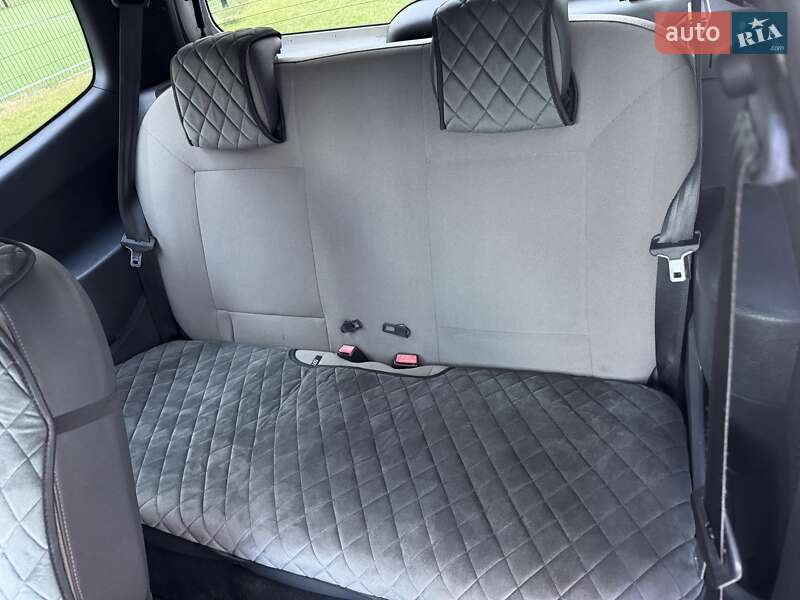 Хетчбек Renault Twingo 2011 в Дніпрі