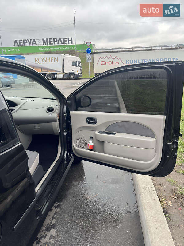 Хетчбек Renault Twingo 2008 в Києві фото 20 Хетчбек Renault Twingo 2008 в Києві