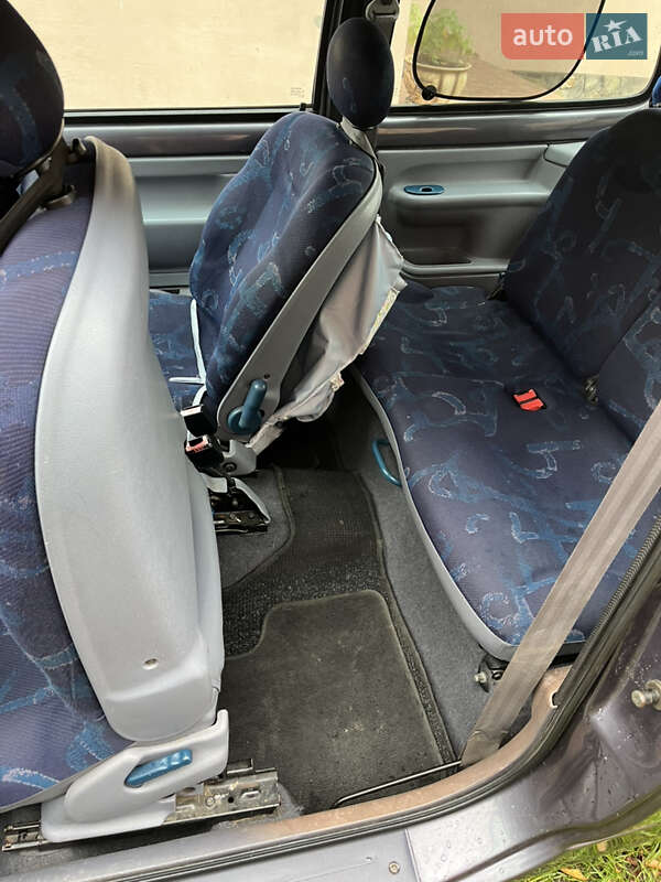 Хетчбек Renault Twingo 1995 в Кам'янці-Бузькій фото 8 Хетчбек Renault Twingo 1995 в Кам'янці-Бузькій