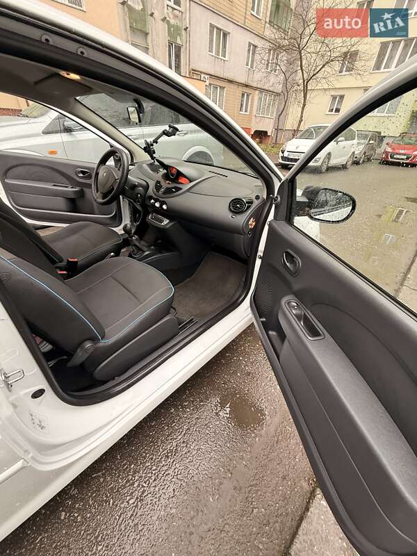 Хэтчбек Renault Twingo 2012 в Львове