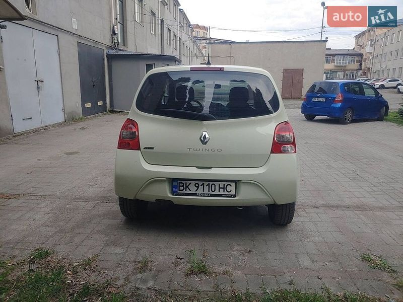Хетчбек Renault Twingo 2011 в Рівному