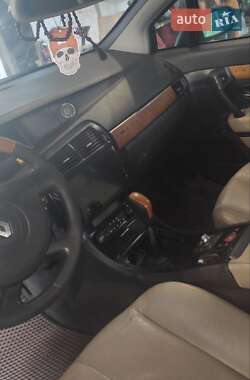 Хэтчбек Renault Vel Satis 2004 в 