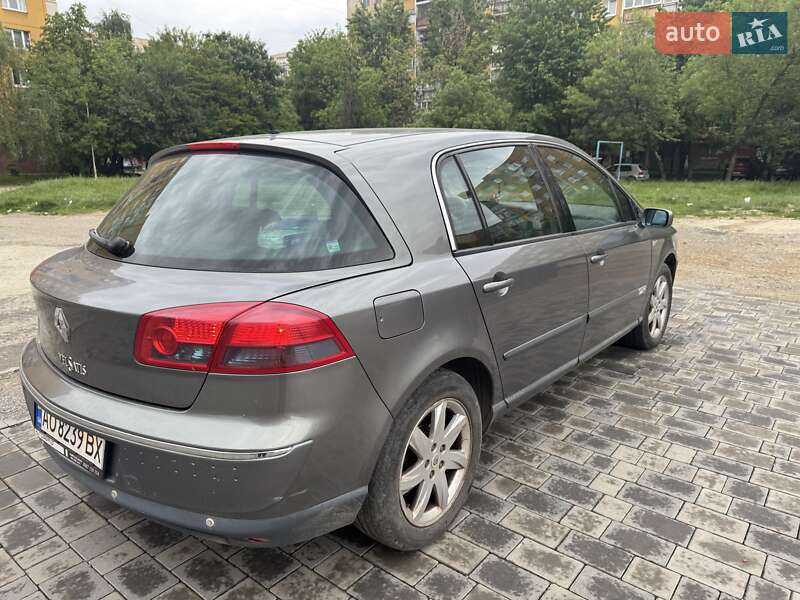 Хэтчбек Renault Vel Satis 2004 в Ужгороде