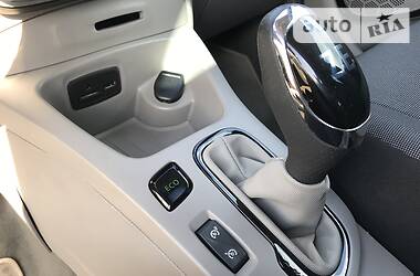 Хэтчбек Renault Zoe 2013 в 