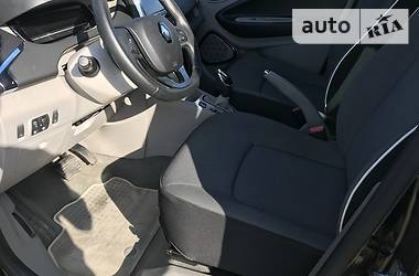 Хэтчбек Renault Zoe 2013 в 