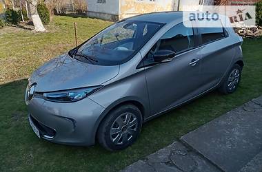 Хетчбек Renault Zoe 2015 в 