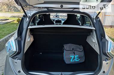 Хетчбек Renault Zoe 2015 в 