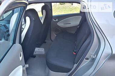 Хетчбек Renault Zoe 2015 в 