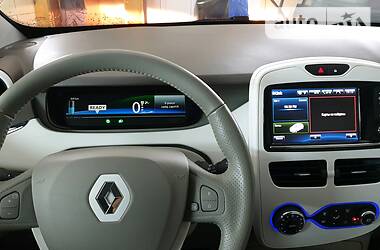 Хетчбек Renault Zoe 2015 в 