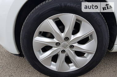 Хетчбек Renault Zoe 2013 в 