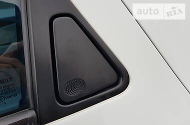 Хетчбек Renault Zoe 2013 в 