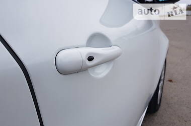 Хетчбек Renault Zoe 2013 в 