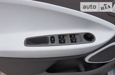 Хетчбек Renault Zoe 2013 в 