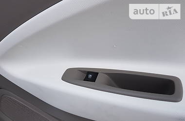 Хетчбек Renault Zoe 2013 в 