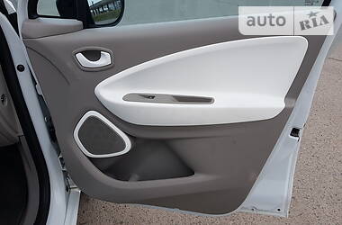 Хетчбек Renault Zoe 2013 в 