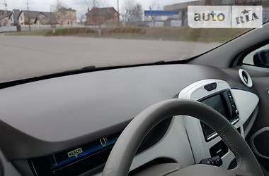 Хетчбек Renault Zoe 2013 в 