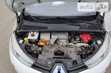 Хетчбек Renault Zoe 2013 в 