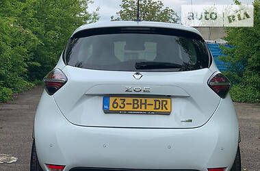 Хэтчбек Renault Zoe 2020 в 