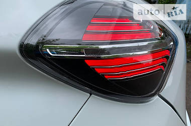 Хэтчбек Renault Zoe 2020 в 