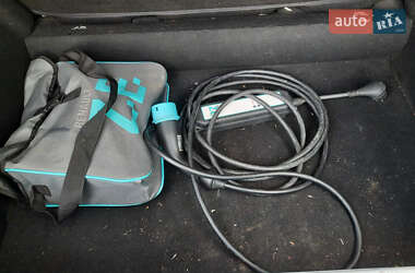 Хэтчбек Renault Zoe 2014 в 