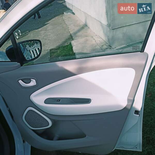 Хэтчбек Renault Zoe 2013 в Снятине