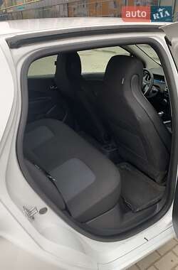Хэтчбек Renault Zoe 2018 в 