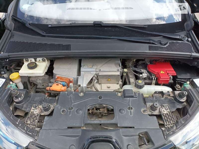 Хэтчбек Renault Zoe 2013 в Дубно