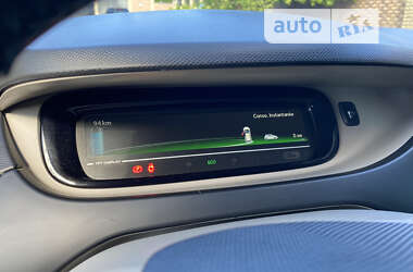 Хэтчбек Renault Zoe 2014 в 