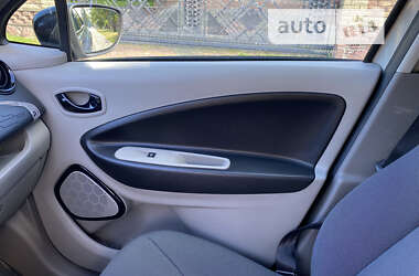 Хэтчбек Renault Zoe 2014 в 