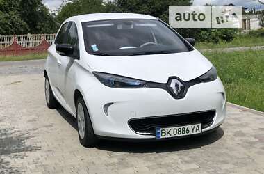 Хетчбек Renault Zoe 2016 в 