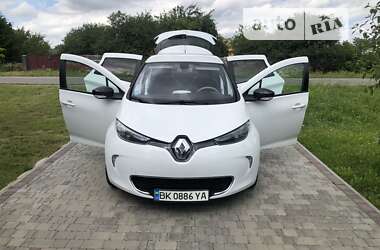 Хетчбек Renault Zoe 2016 в 