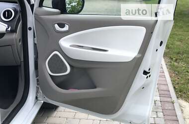 Хетчбек Renault Zoe 2016 в 