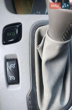 Хэтчбек Renault Zoe 2017 в 