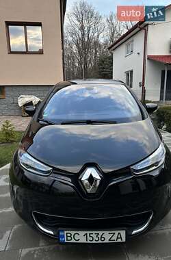 Хэтчбек Renault Zoe 2015 в 