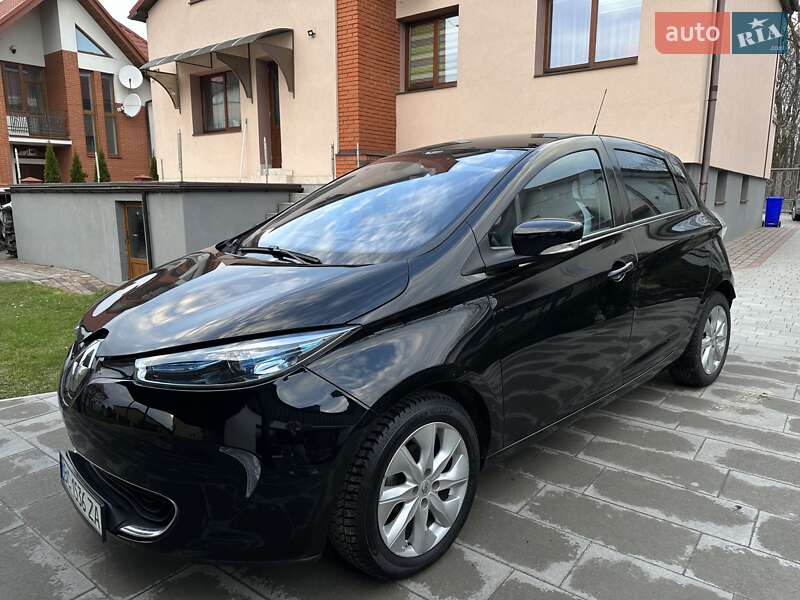 Хэтчбек Renault Zoe 2015 в 
