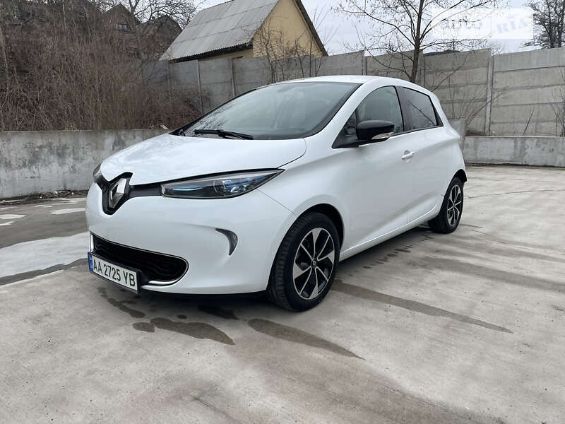 Хэтчбек Renault Zoe 2018 в 