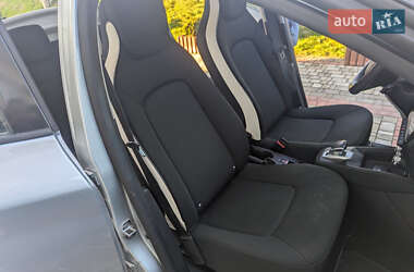 Хэтчбек Renault Zoe 2021 в 