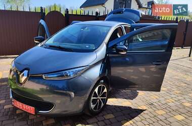 Хэтчбек Renault Zoe 2017 в 