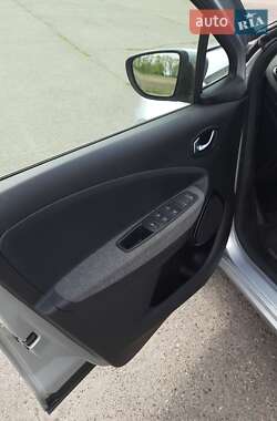 Хэтчбек Renault Zoe 2022 в 