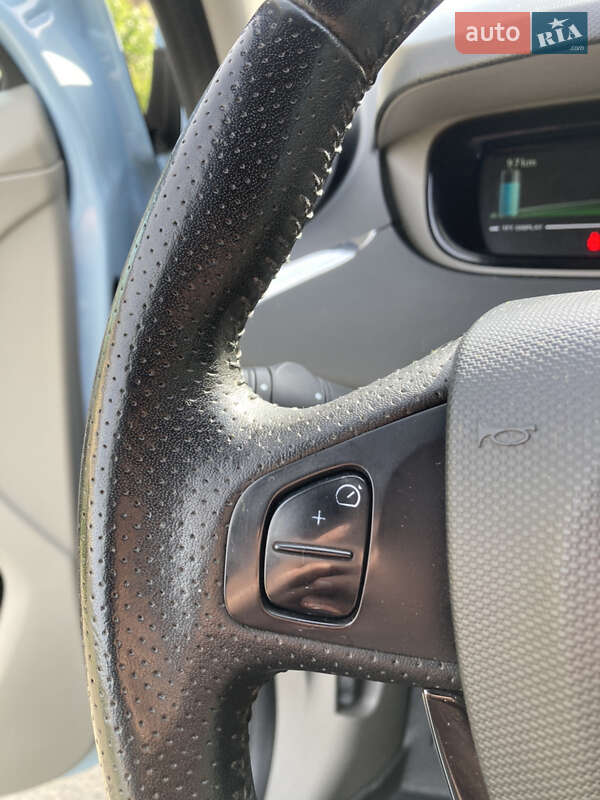 Хэтчбек Renault Zoe 2015 в Ровно