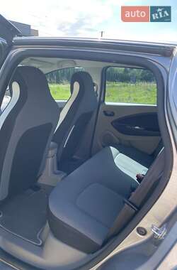Хэтчбек Renault Zoe 2014 в 