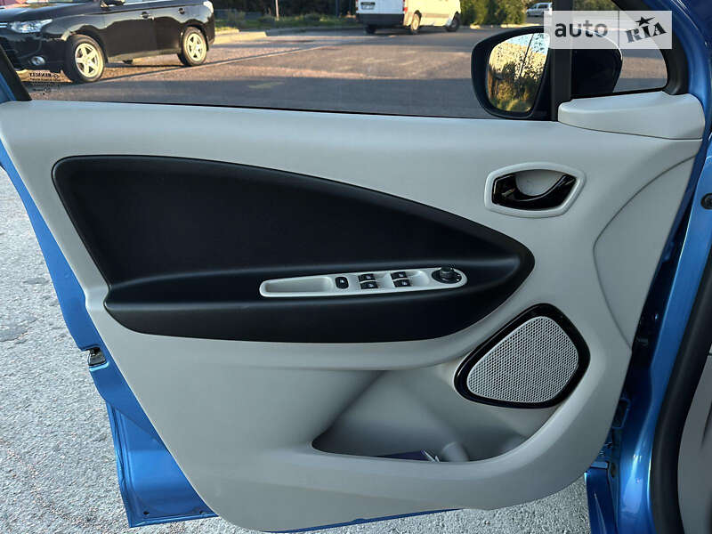 Хэтчбек Renault Zoe 2016 в Львове