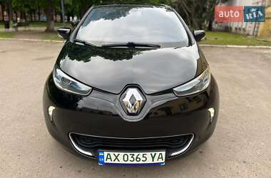 Хэтчбек Renault Zoe 2015 в 