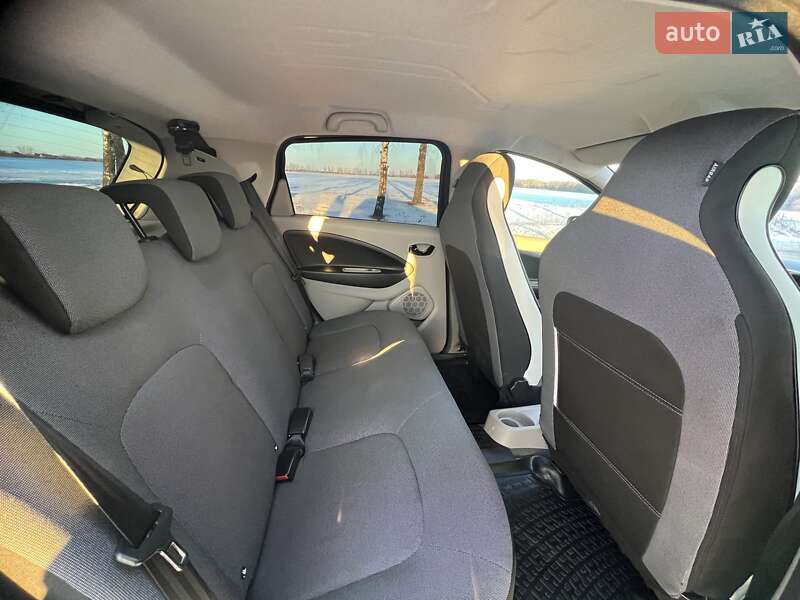 Хэтчбек Renault Zoe 2015 в Краснограде