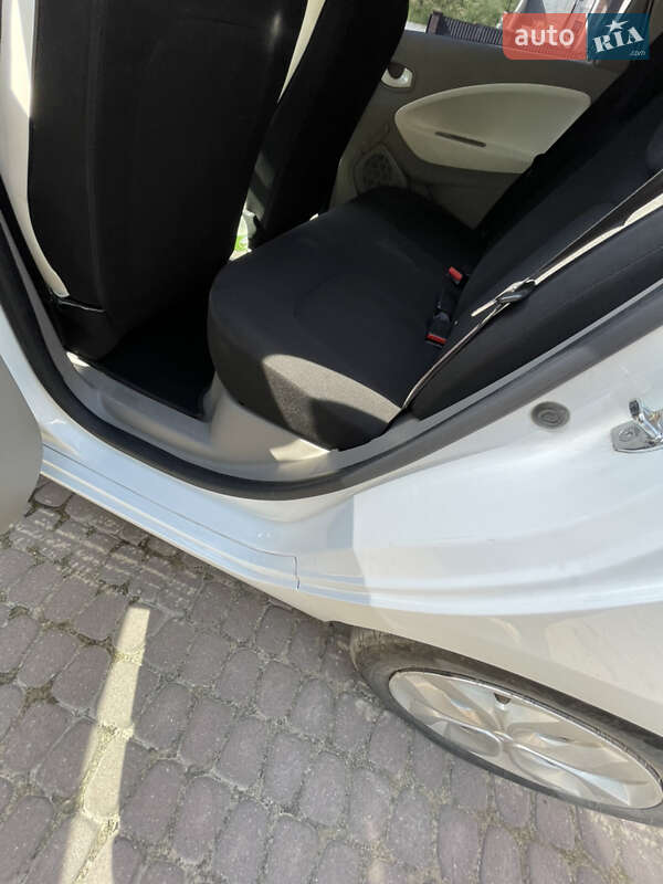 Хэтчбек Renault Zoe 2017 в Львове