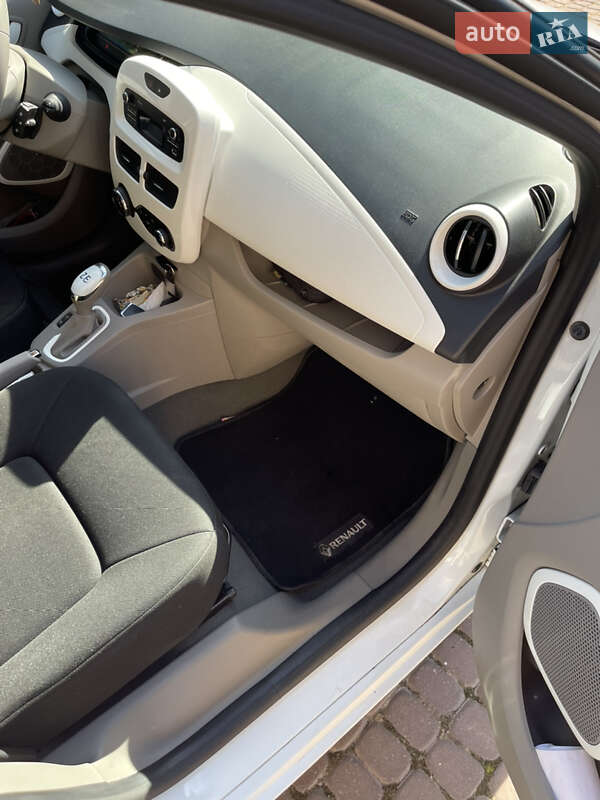 Хэтчбек Renault Zoe 2017 в Львове