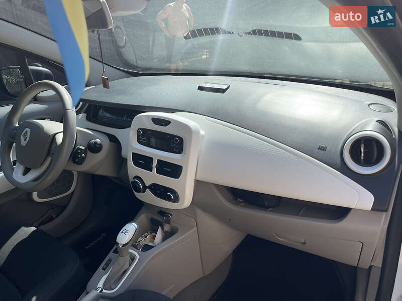 Хэтчбек Renault Zoe 2017 в Львове